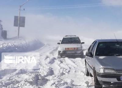خبرنگاران بارش برف بهاری محورهای قزوین و زنجان را سفید پوش کرد