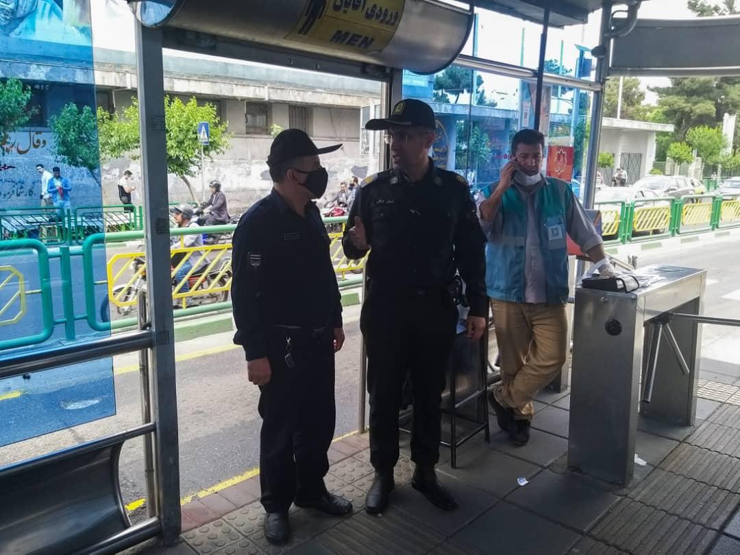استقرار نیرو های پلیس در ایستگاه های بی آر تی در طرح الزام استفاده از ماسک