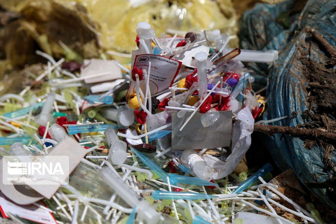 خبرنگاران ضرب الاجل یک ماهه برای تعیین تکلیف زباله های عفونی 900 مطب در اهواز