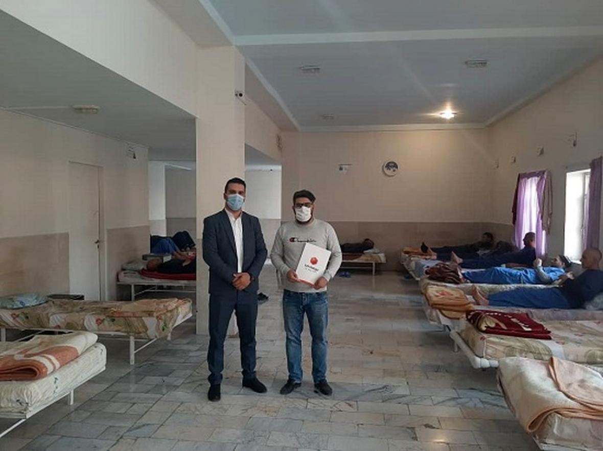 اهدا اقلام بهداشتی به موسسه ماژین مهر هشتگرد توسط بیمه ما