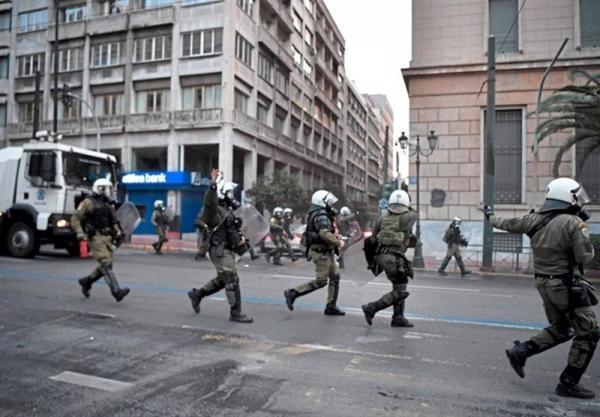 اعتراضات علیه خشونت پلیس در آتن به درگیری منجر شد