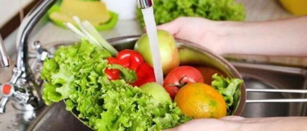 بهترین روش شستشوی سبزیجات و میوه ها چیست؟