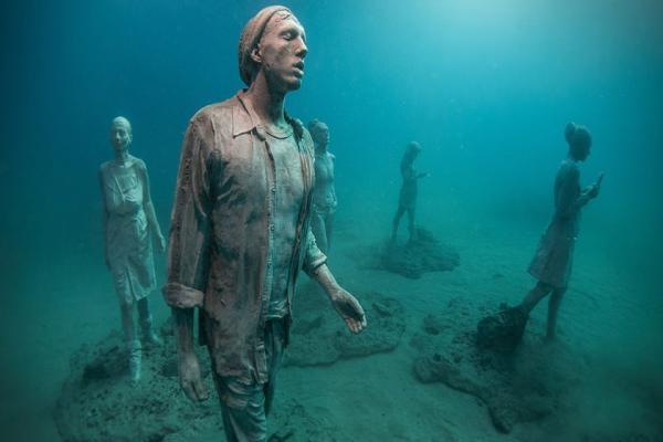 Jason deCaires Taylor، خالق مجسمه هایی که برای تماشا آن ها باید به زیر آب بروید