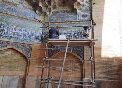 شروع بازسازی بخشی از کاشی کاری های مسجدجامع عتیق شیراز