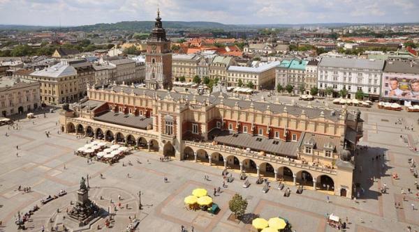 راهنمای سفر به لهستان: سرزمینی مملو از تاریخ، فرهنگ و طبیعت