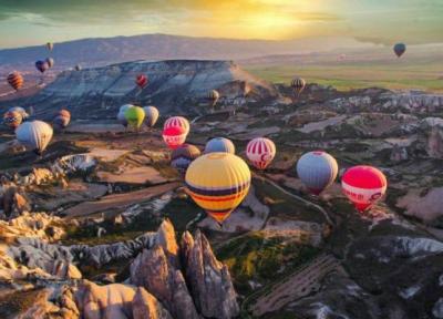 سفری به کاپادوکیا: سرزمین سنگ های اسرارآمیز و بالن های رویایی